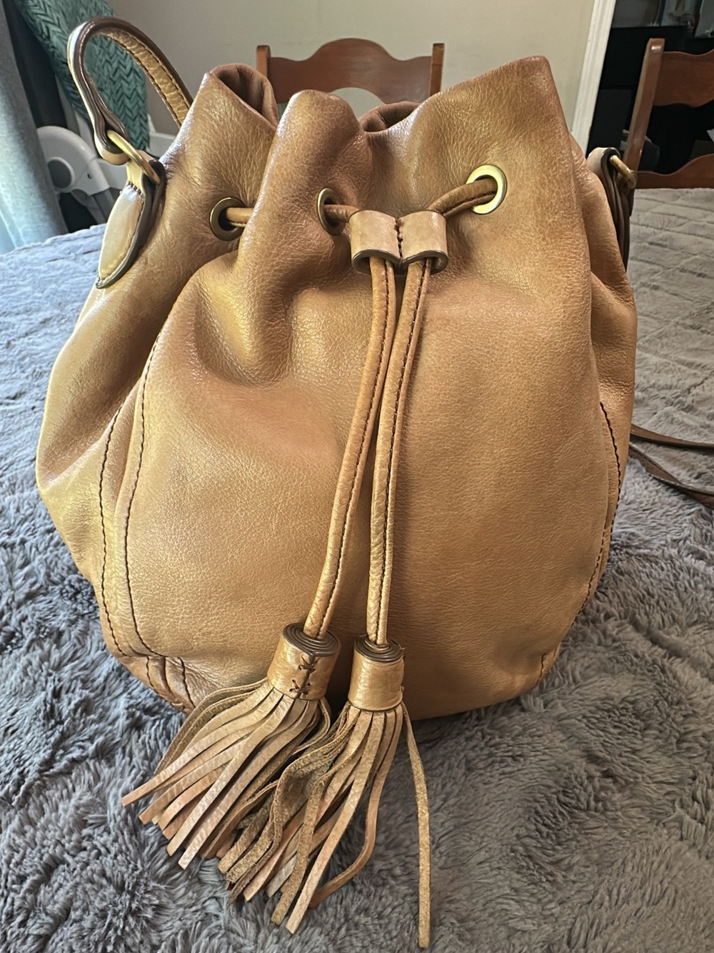 J.CREW TASSEL-TIE BUCKET BAG IN SMOOTH LEATHER (needs cleaning inside) (bags21)
